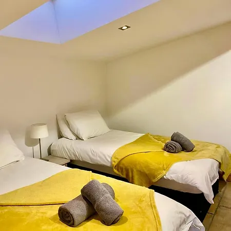 The Castle, 10 Bedroom Chalet, Centre