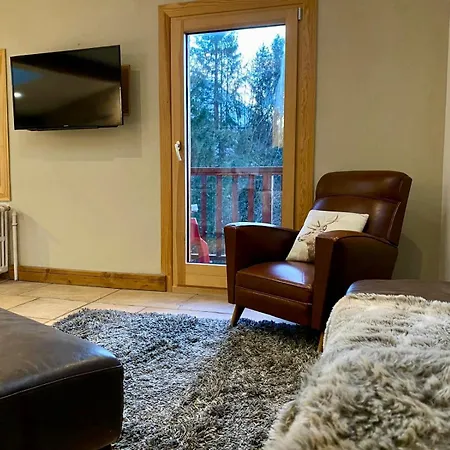 Апарт-готель The Castle, 10 Bedroom Chalet, Centre Шамоні