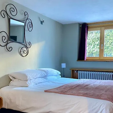 The Castle, 10 Bedroom Chalet, Centre 公寓式酒店 *