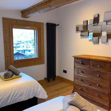 The Castle, 10 Bedroom Chalet, Centre 公寓式酒店 *