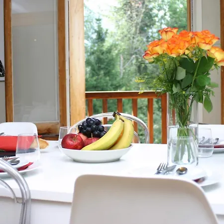 The Castle, 10 Bedroom Chalet, Centre * Шамоні