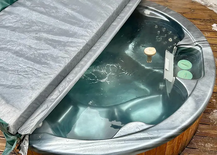 The Castle, 10 Bedroom Chalet, Centre *