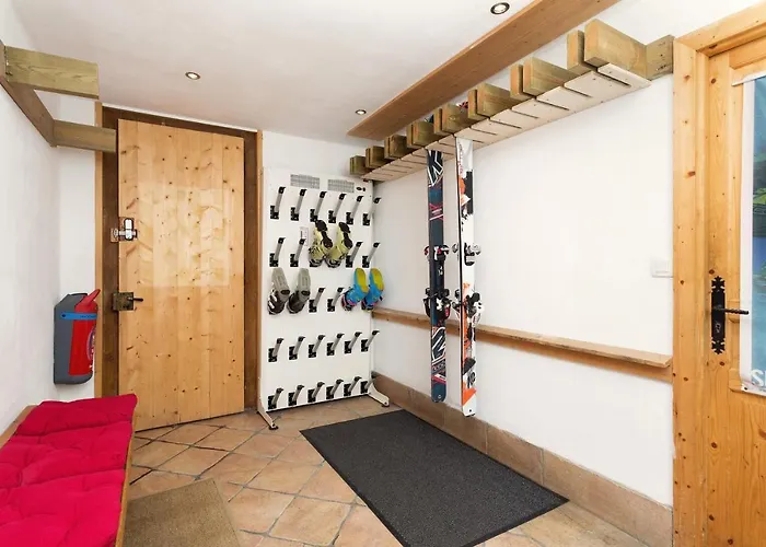 The Castle, 10 Bedroom Chalet, Centre 公寓式酒店 *