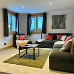 The Castle, 10 Bedroom Chalet, Centre *