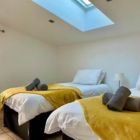 The Castle, 10 Bedroom Chalet, Centre *