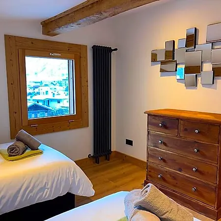 The Castle, 10 Bedroom Chalet, Centre
