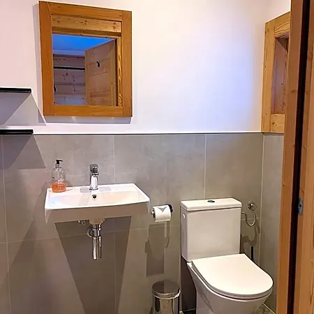 The Castle, 10 Bedroom Chalet, Centre Apart-hotel *