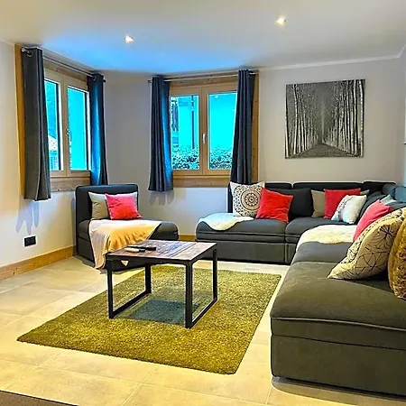 The Castle, 10 Bedroom Chalet, Centre מלון דירות *