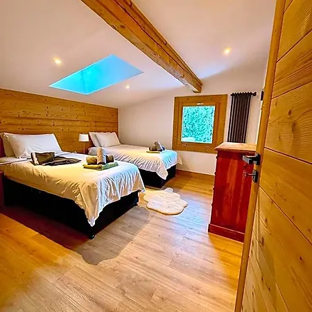 The Castle, 10 Bedroom Chalet, Centre Chamonix