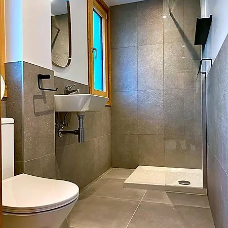 The Castle, 10 Bedroom Chalet, Centre Apartmanhotel *