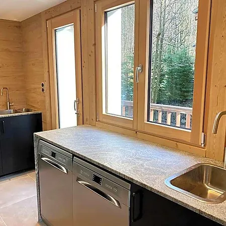 מלון דירות The Castle, 10 Bedroom Chalet, Centre