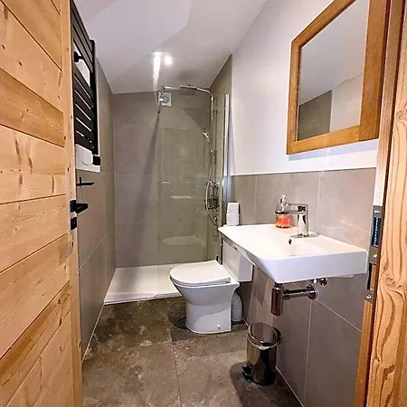 The Castle, 10 Bedroom Chalet, Centre Apartmanhotel Chamonix
