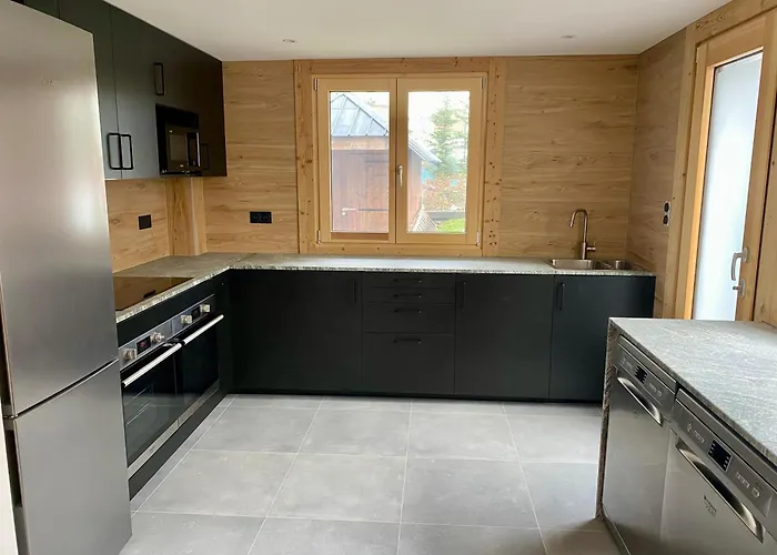 The Castle, 10 Bedroom Chalet, Centre Chamonix