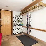 The Castle, 10 Bedroom Chalet, Centre Appart hôtel *