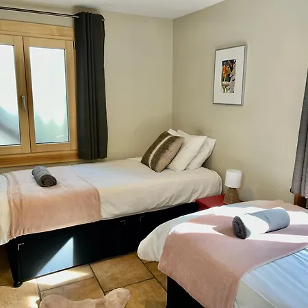 The Castle, 10 Bedroom Chalet, Centre שאמוני