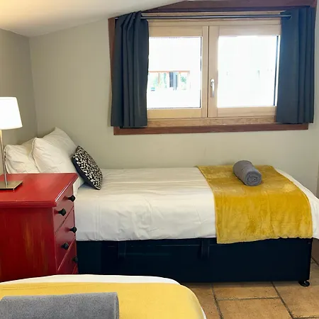 The Castle, 10 Bedroom Chalet, Centre Aparthotel *