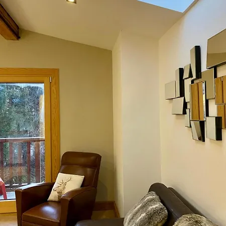 The Castle, 10 Bedroom Chalet, Centre * שאמוני