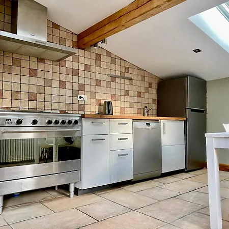 Aparthotel The Castle, 10 Bedroom Chalet, Centre *