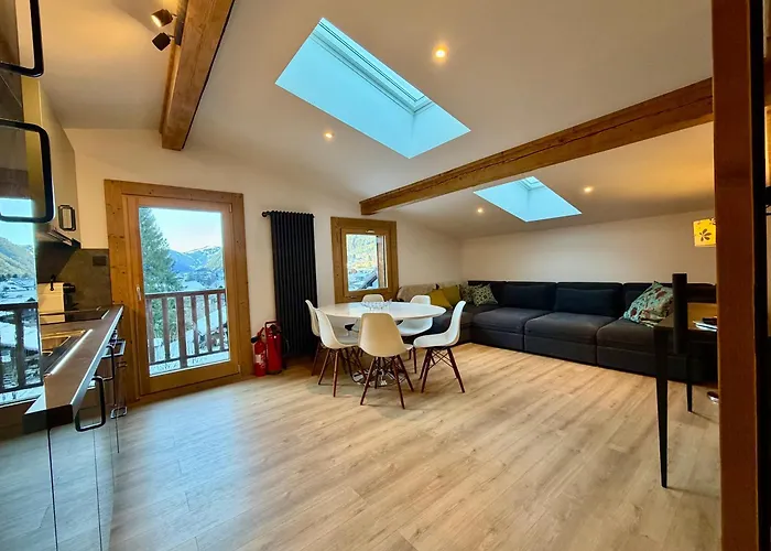 The Castle, 10 Bedroom Chalet, Centre